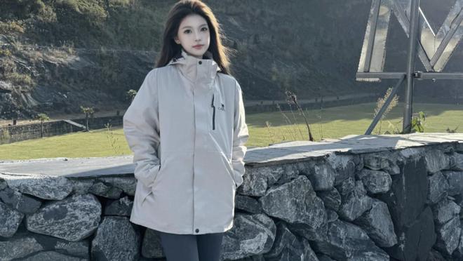 體育運(yùn)動春季衣櫥里不成短少的百變“沖鋒衣”(圖5)