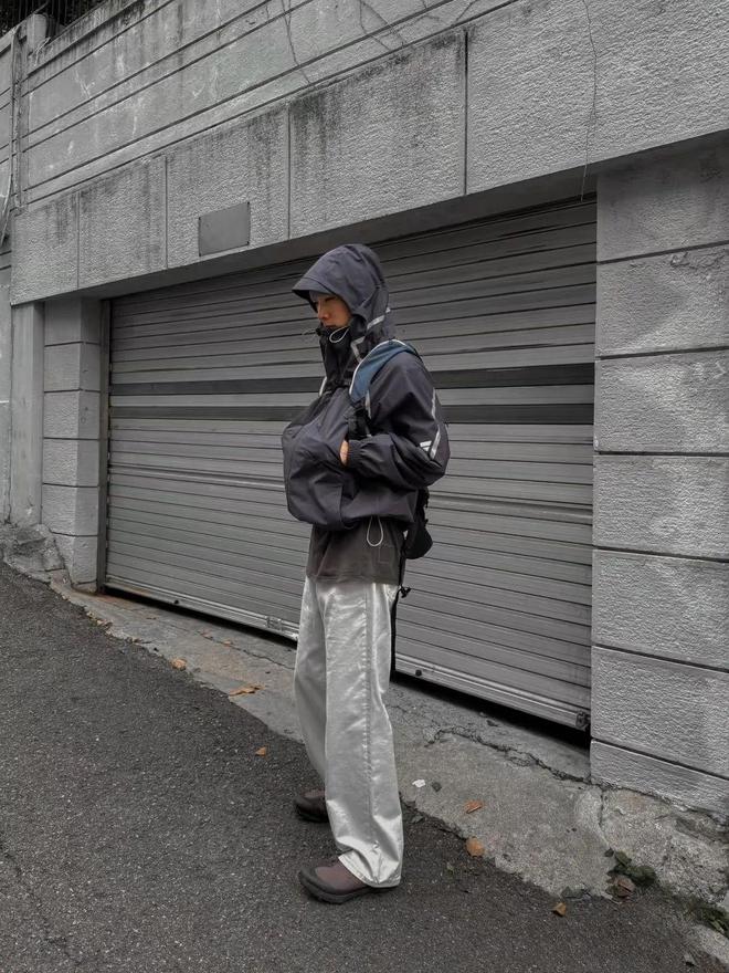 ng28南宮相信品牌力量本來丁禹兮蔣奇明也拿沖鋒衣當“班服”？(圖25)